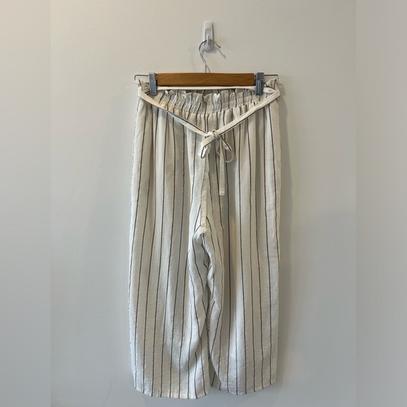 MINKPINK Wide Leg cropped linen style trousers. Size small. - Picture 2 of 3